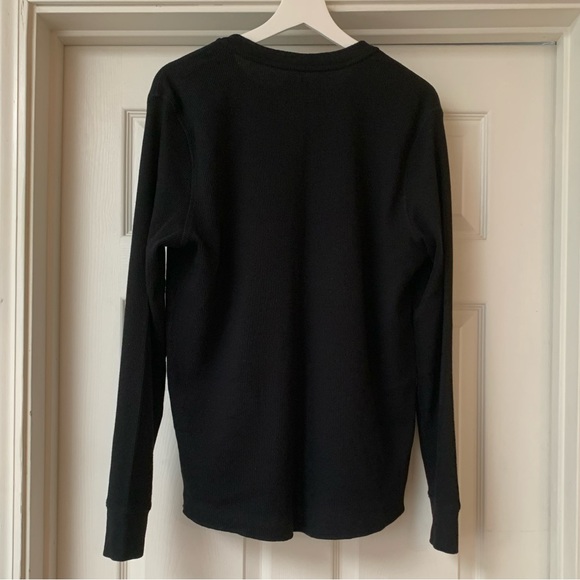 MOVING SALE | New Gap Men's Waffle Henley T-Shirt in True Black, Size Large - Picture 5 of 6